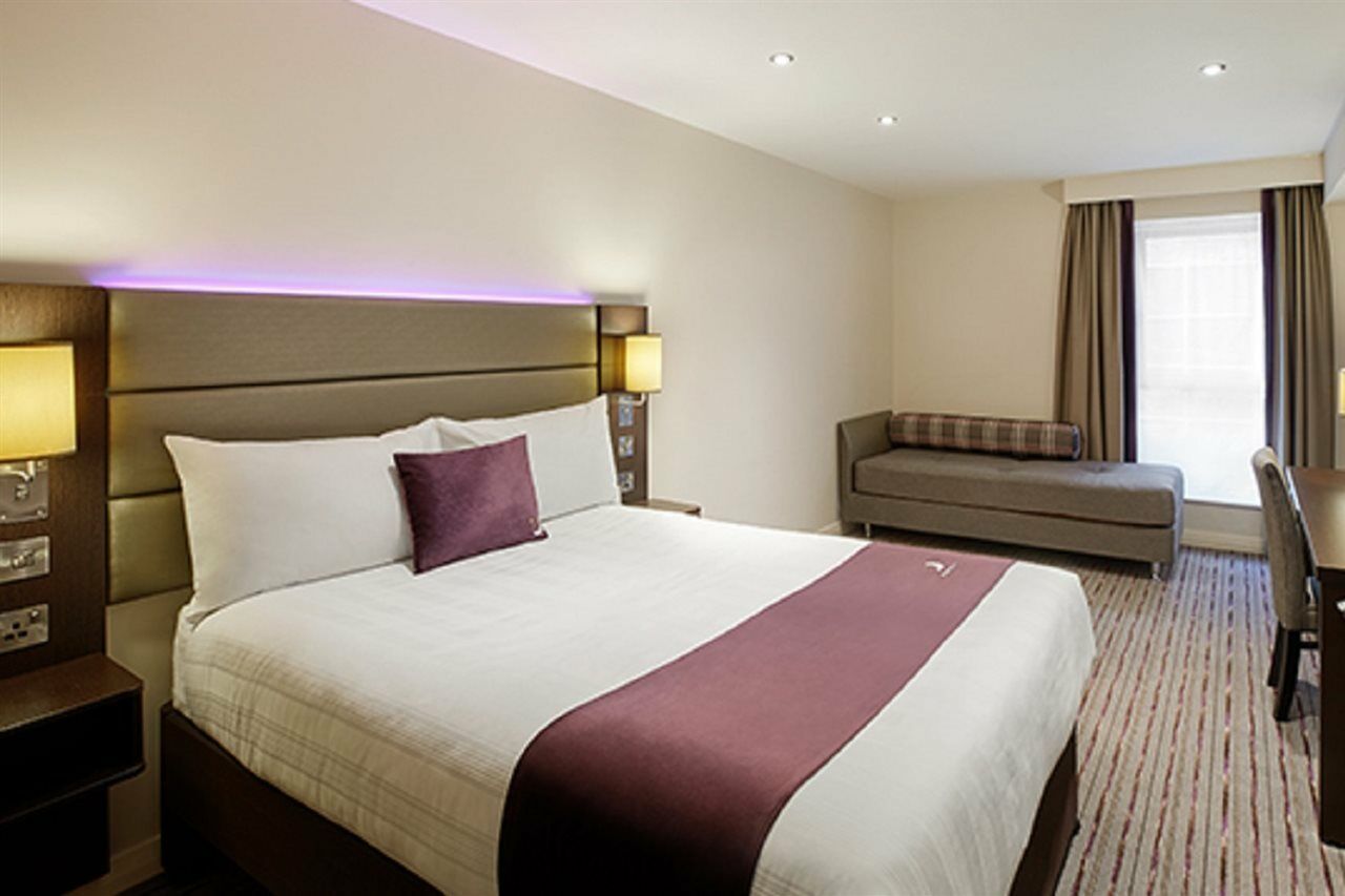 Premier Inn Oldham - Broadway Buitenkant foto